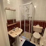 2 Bed Retreat By Lake, And Golf Course 펜션
