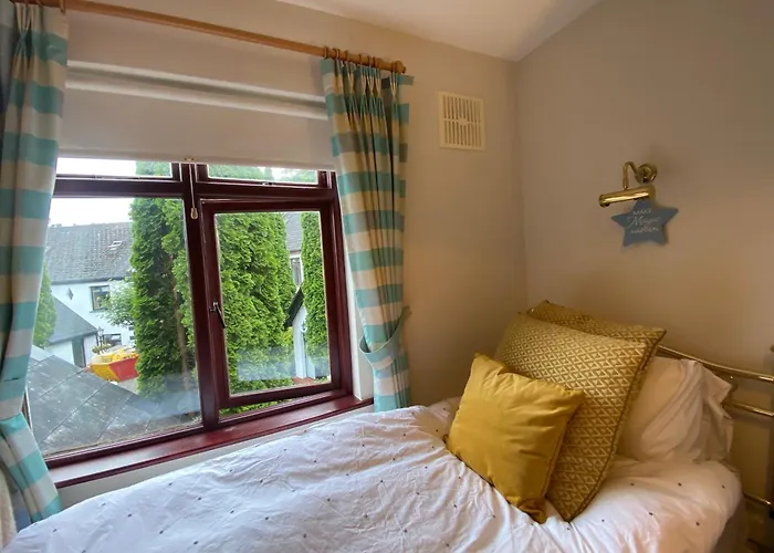 2 Bed Retreat By Lake, And Golf Course Ferienhaus *